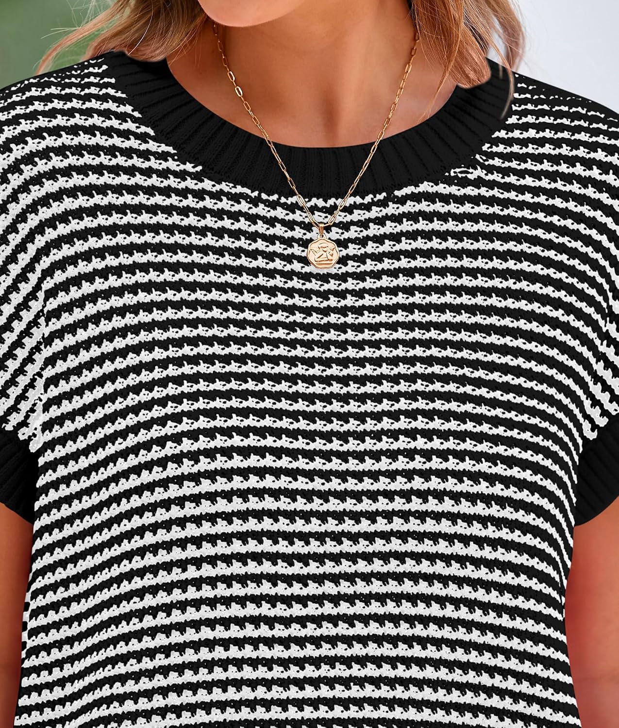 Women's Short Sleeve Sweater Spring Summer Round Neck Pullover Cap Sleeve Knit Sweater Vest Top Women's Short Sleeve Sweater Spring Summer Round Neck Pullover Cap Sleeve Knit Sweater Vest Top